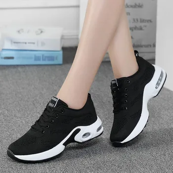 Koşu ayakkabıları Kadın nefes alan günlük ayakkabılar Açık Hafif spor ayakkabı Rahat Yürüyüş Platformu Bayanlar Sneakers Black2021