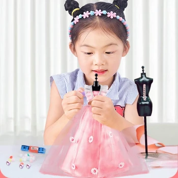 Plastik Bebek Elbise Standı Mükemmel Bebek Ekran Standı Ekran Tutucu Bebek Elbise Rafı Bebek Elbiseleri ve Gelinlikler