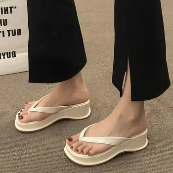 Platformu Yüksek Topuklu Kadın Terlik Ayakkabı Yaz Flip Flop 2024 Yeni Burnu açık Sandalet Ayakkabı Tasarımcısı Marka Tıknaz Plaj Slaytlar