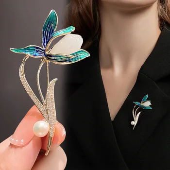 Zarif Opal Taş Manolya Çiçek Broş Pin Konfeksiyon Aksesuarları doğum günü hediyesi Kadınlar için Rhinestone Broş Pin